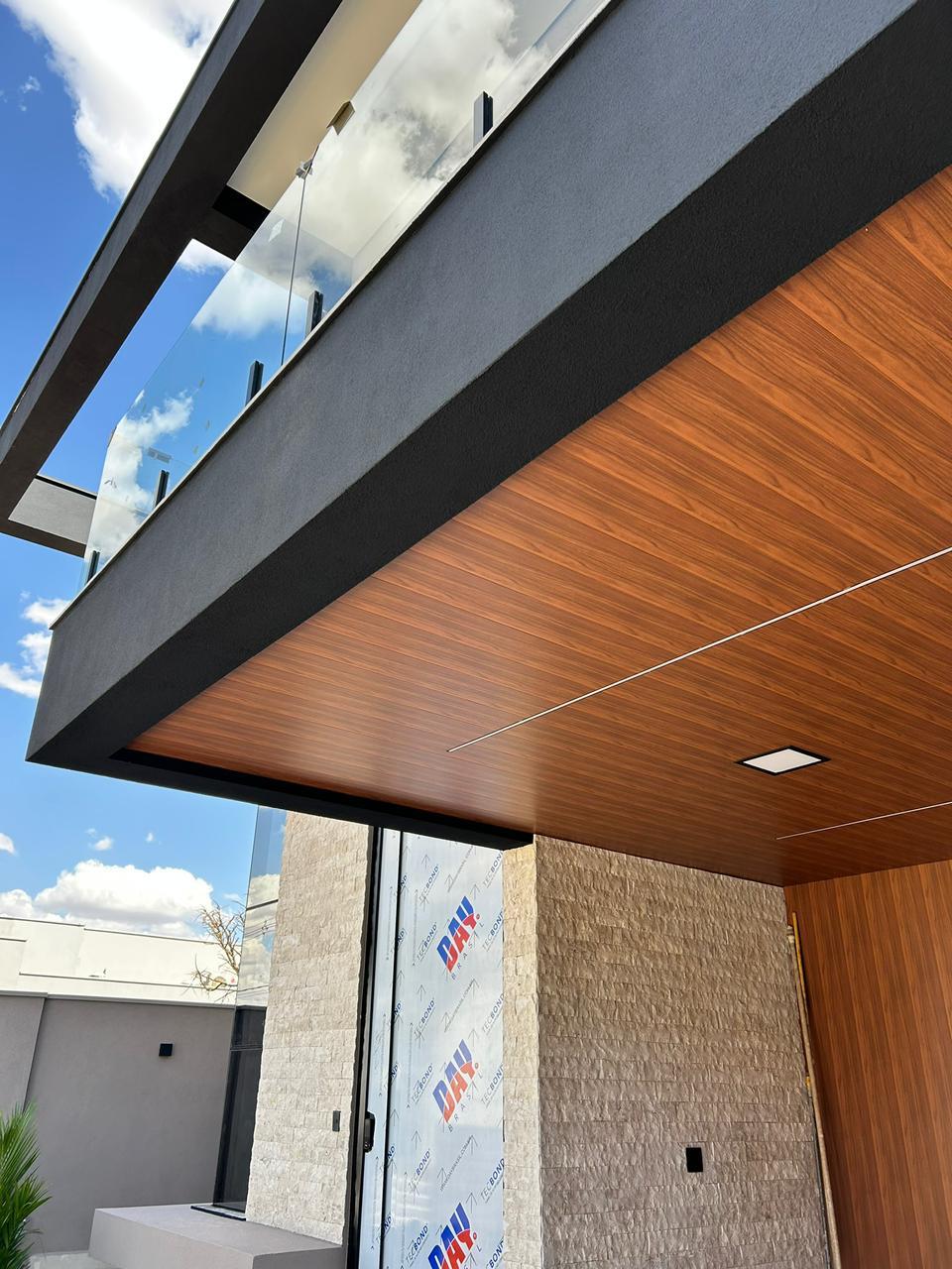 Slide /images/ser1.jpg