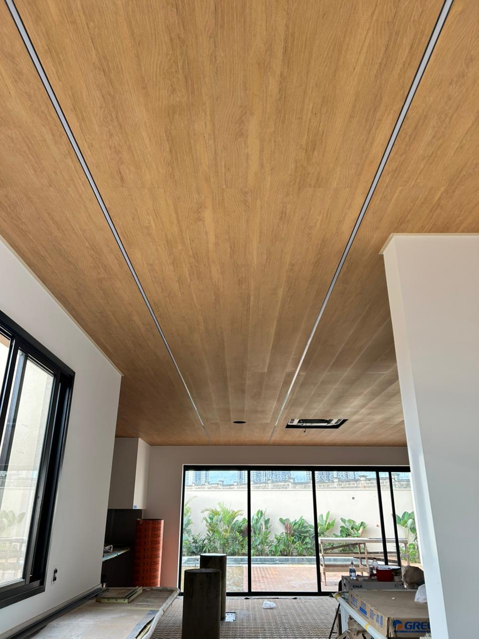 Slide /images/ser2.jpg