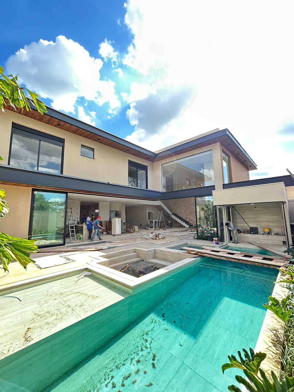 Slide /images/ser8.jpg